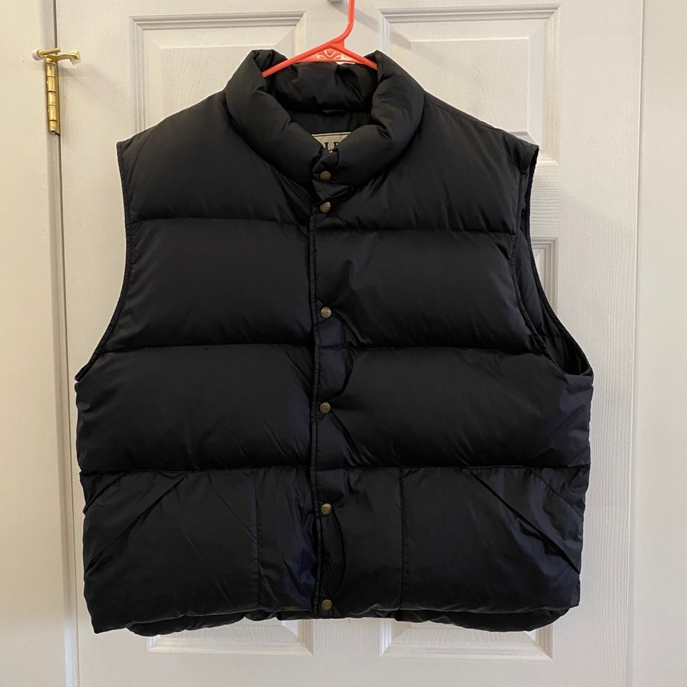 Men’s LL Bean black puffer vest